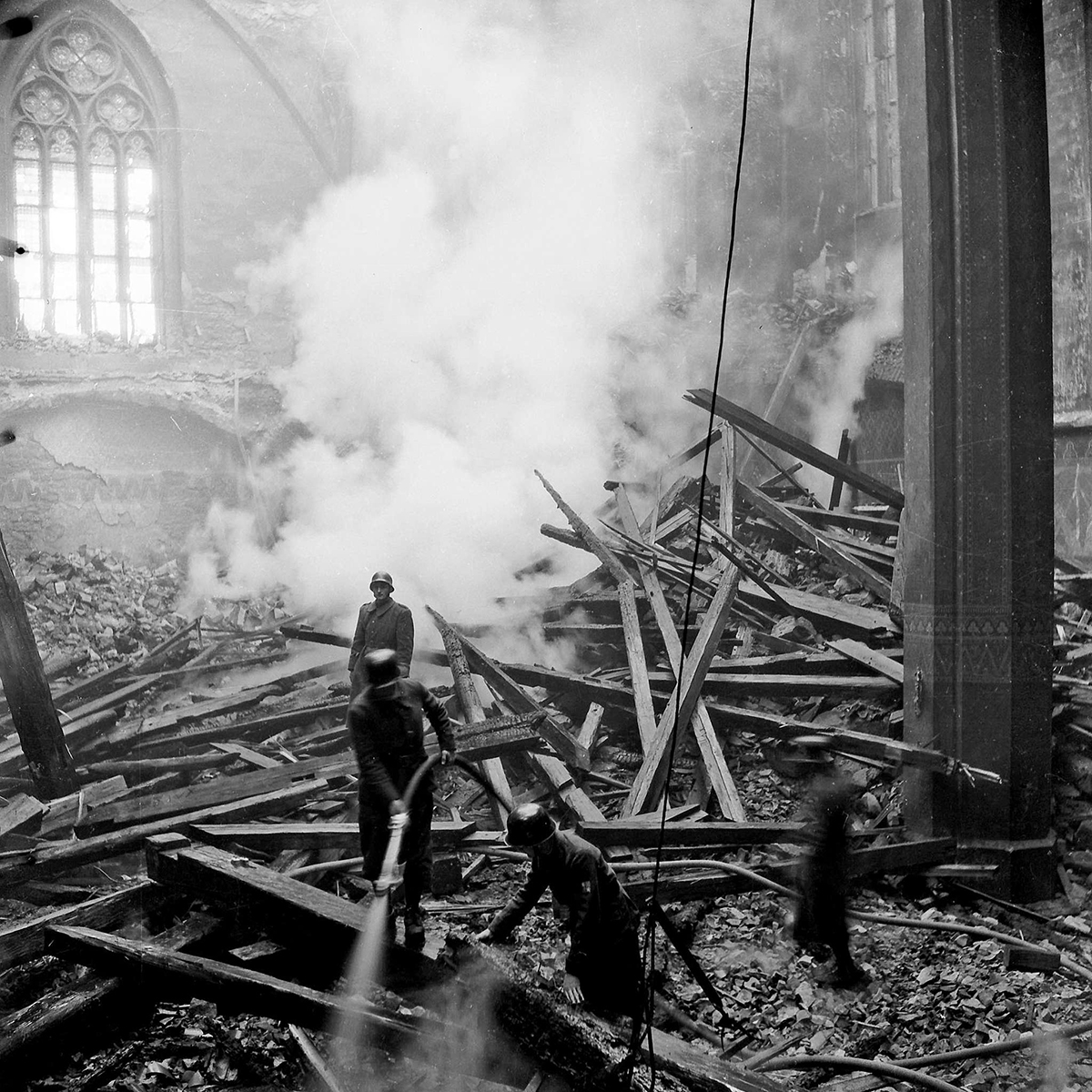 Praha, 14. února 1945, hašení Emauzského kláštera